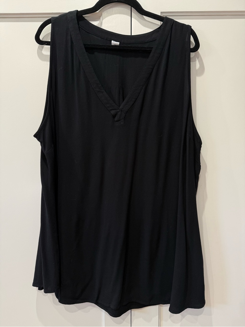 Old Navy Black V-Neck Sleeveless Women's Top XXL